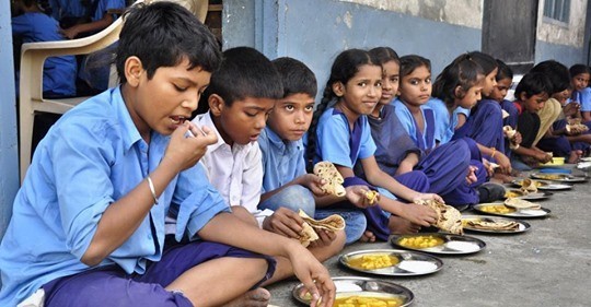 सामिदायिक विद्यालयका विद्यार्थीका लागि खाजाको ‘मेनु’ तयार !