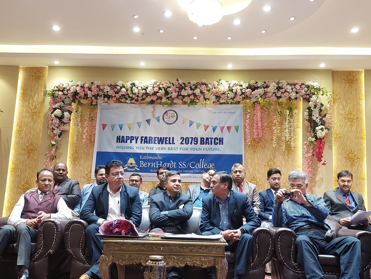 काठमाडौ बर्नहार्टले गर्यो कक्षा १२ का विद्यार्थीको बिदाई।