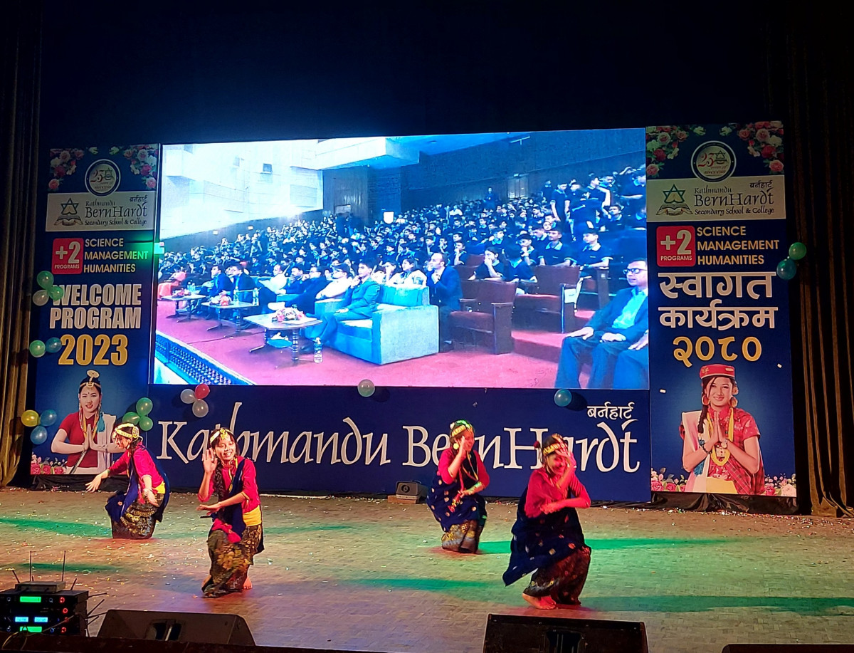 काठमाडौ बर्नहार्ट स्कुल/कलेजद्वारा नयाँ विद्यार्थीलाई स्वागत