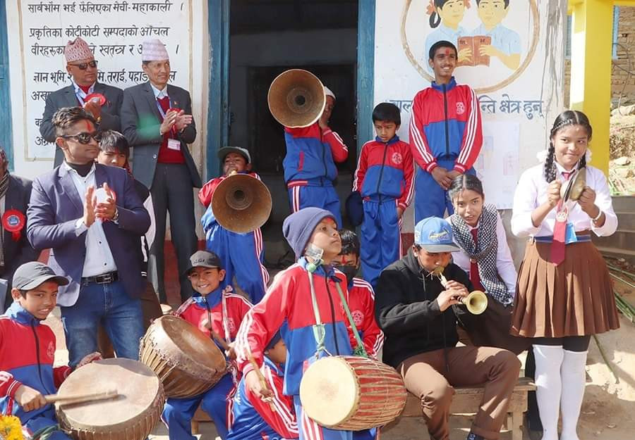 संस्कृति जोगाउन पञ्चेवाजा सिक्दै पैयुंटाका विद्यार्थी ।