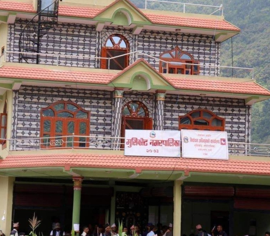जनप्रतिनिधि शिक्षक र कर्मचारीका छोराछोरी सामुदायिक बिद्यालयमा पढाउन निर्देशन