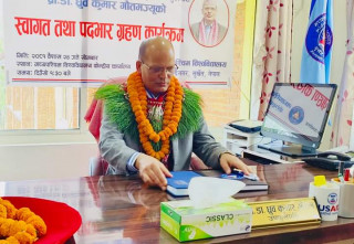 मध्यपश्चिम बिश्वबिद्यालयका नवनियुक्त उपकुलपतिद्वारा पदभार ग्रहण