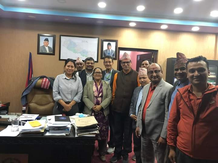 नेपाल शिक्षक महासंघद्वारा शिक्षक तथा कर्मचारीका मागप्रति शिक्षामन्त्रीको ध्यानाकर्षण ।