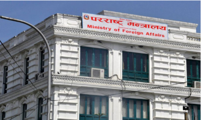बङ्गलादेशमा समस्यामा परेका विद्यार्थीलाई नेपाल ल्याइने; सहजताका लागि ‘हेल्प डेस्क’ संचालन।