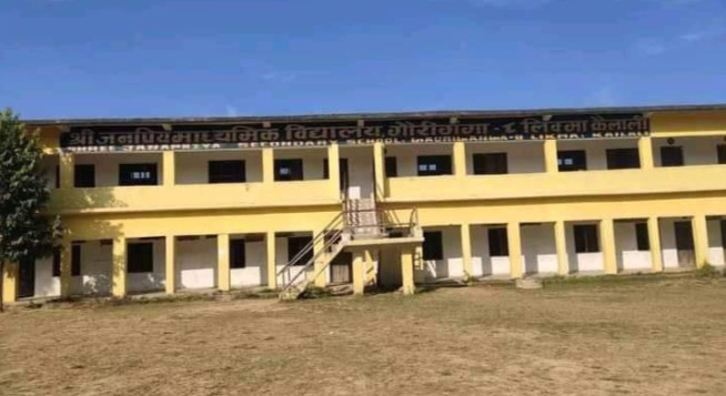विद्यार्थीहरुलाई विद्यालयमा मोबाइल ल्याउन निषेध