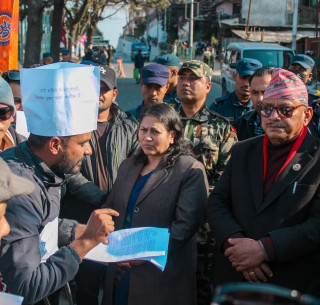 शिक्षा सुधारको माग राख्दै माइतीघरमा ८ दिनदेखि उभिँदै आएका नेत्रको आन्दोलन स्थगित