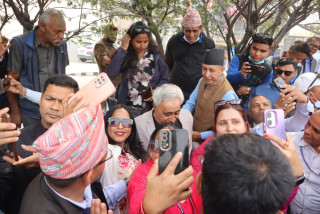 आन्दोलनलाई समर्थन गर्दै भण्डारीले भने हामी शिक्षकहरुको साथमा छौ।