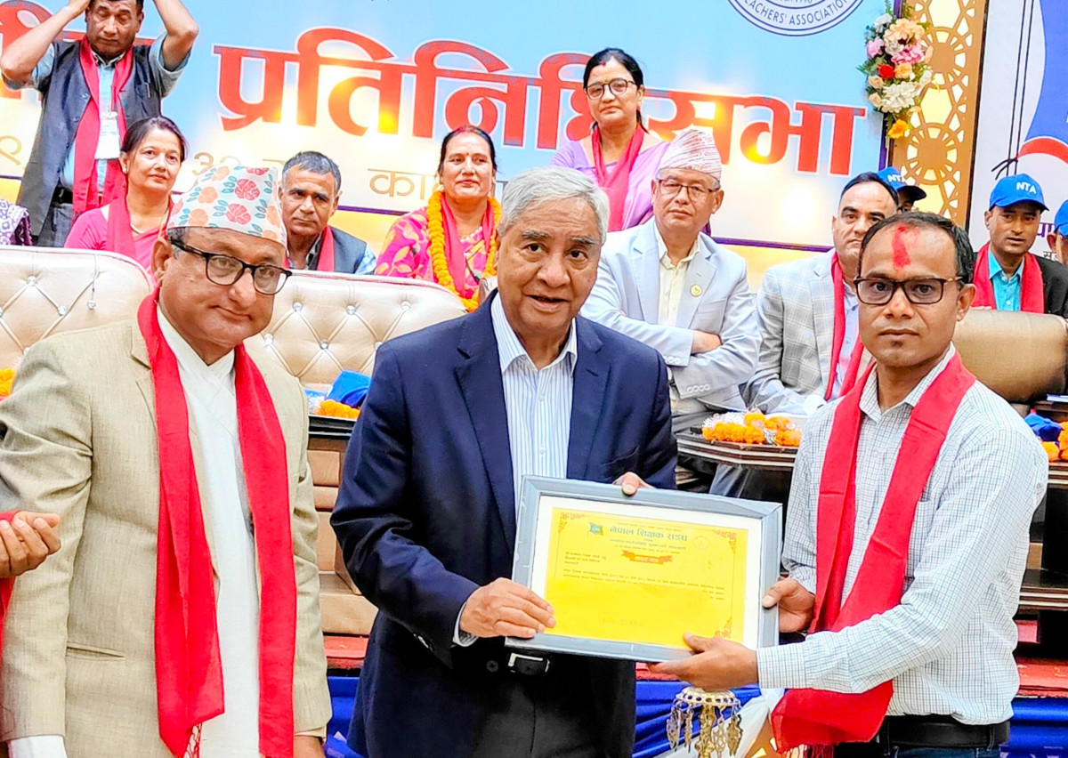 विद्यार्थी डट कमका सम्पादक टंक जोशी सम्मानित