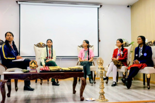 'उज्यालो भविष्यको लागि शिक्षामा नवीनता' शिर्षकमा शैक्षिक गोष्ठी सम्पन्न