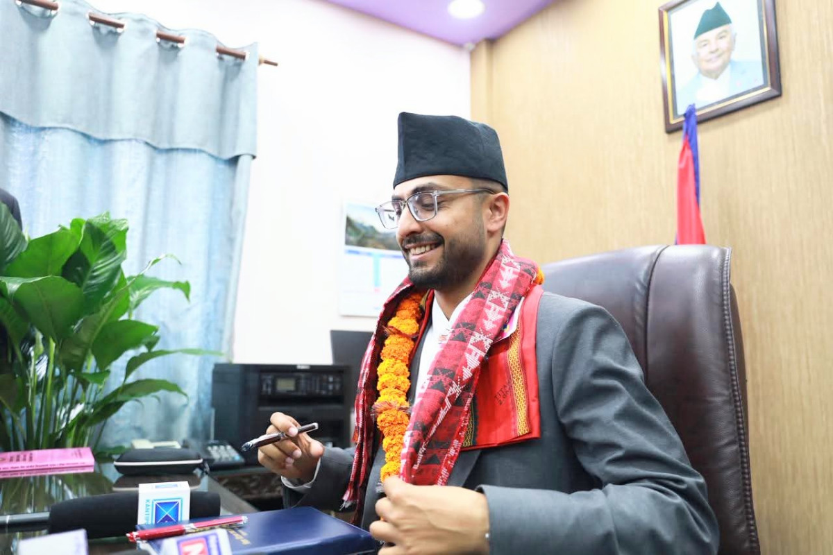 शिक्षामन्त्री सस्मित पोखरेलले गरे पदभार ग्रहण ।