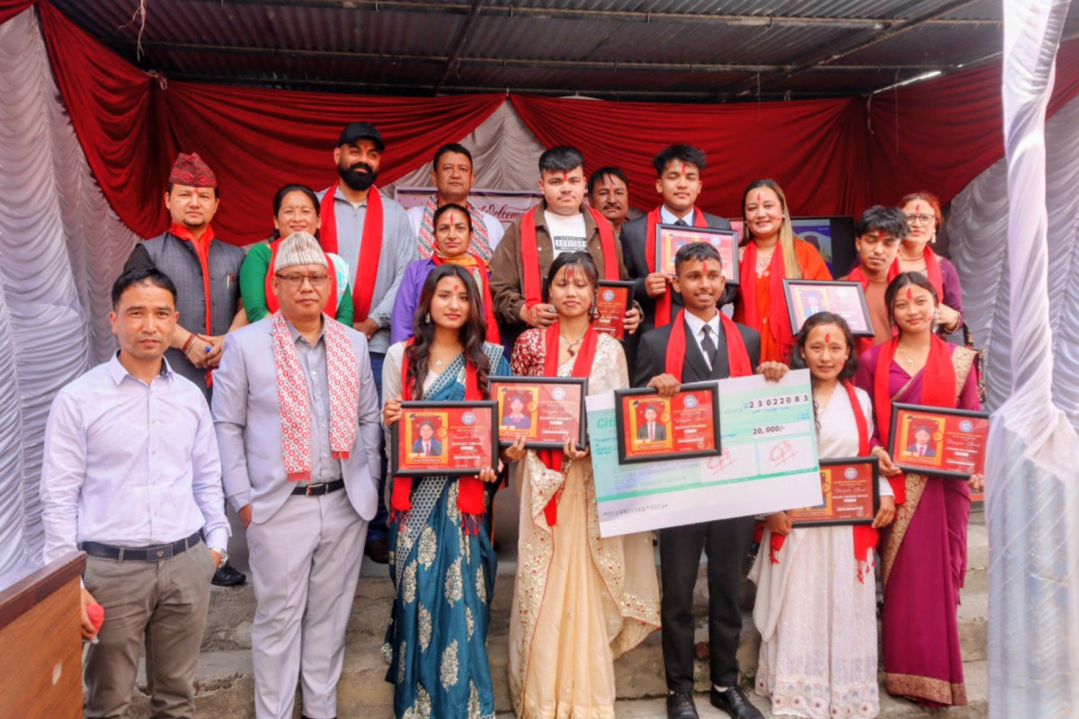 ओडिसी एकेडेमीद्वारा एसईई सम्मान: चार जिपिए ल्याउने विद्यार्थीलाई २० हजार नगद पुरस्कार