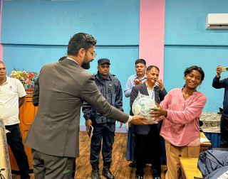 होल्डिङ सेन्टरका बालबालिकालाई शैक्षिक तथा खेलकुद सामग्री, शिक्षाको अधिकार सुनिश्चित गर्न सरकार प्रतिबद्ध : शिक्षामन्त्री पोखरेल