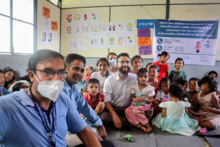बाढी प्रभावित विद्यालयको अवस्था बुझ्न शिक्षामन्त्री पोखरेल प्रभावित क्षेत्रमा