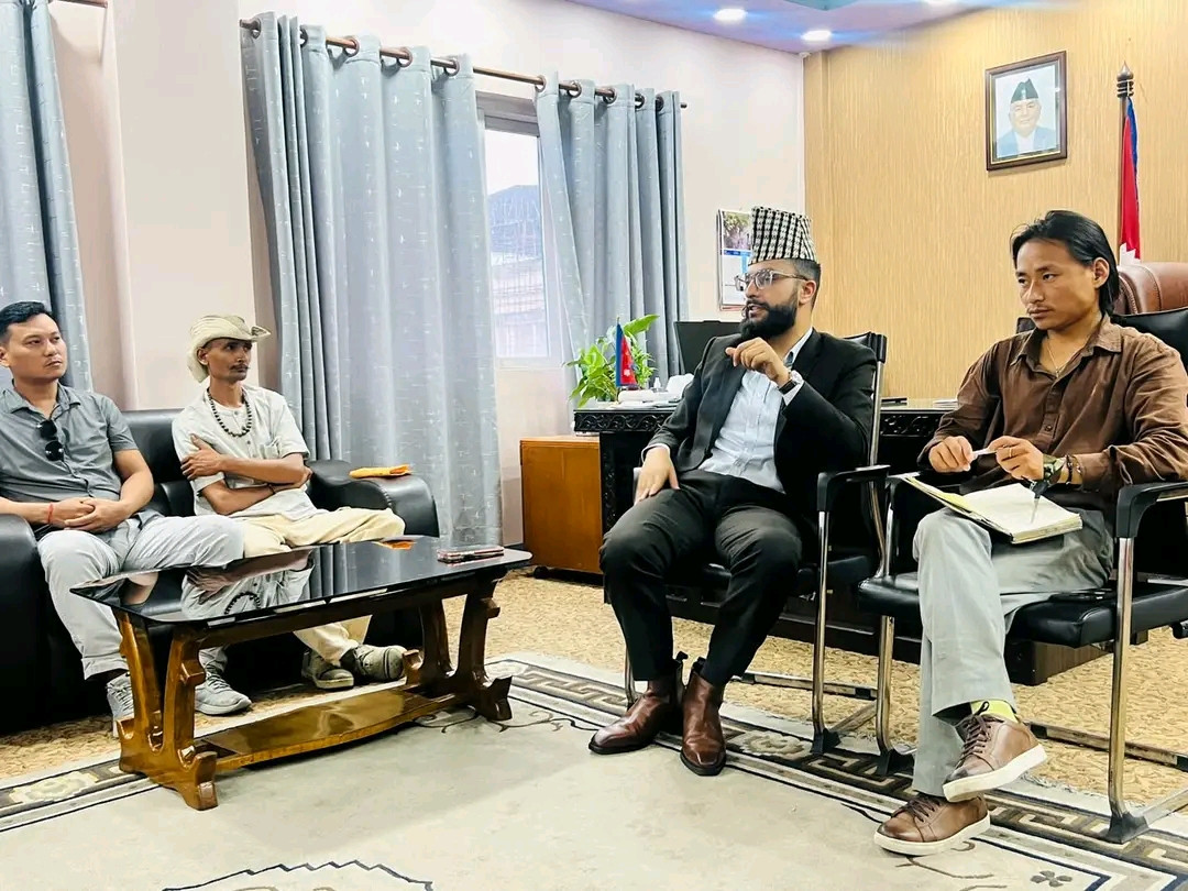 शिक्षामन्त्री पोखरेलद्धारा जेनजी आन्दोलनका सहिद परिवार तथा घाइतेहरुसँग छलफल