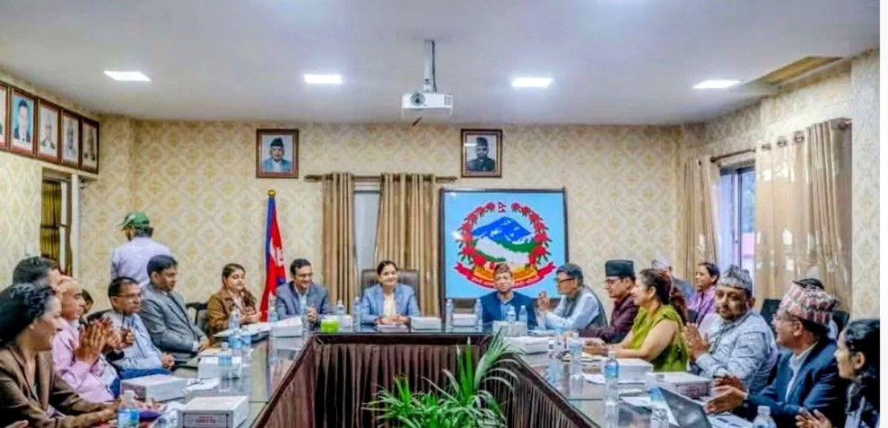 कक्षा १० सम्म स्वास्थ्य शिक्षा अनिवार्य गर्न सरोकारवालाको जोड
