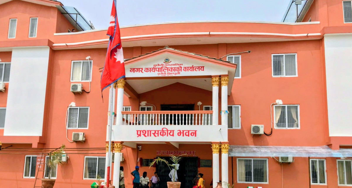 दुधौलीमा शिक्षक–कर्मचारीको तलब अब मासिक सिधै बैंक खातामा